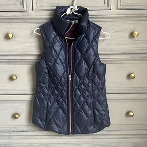 Athleta quilted puffer vest in size xxs